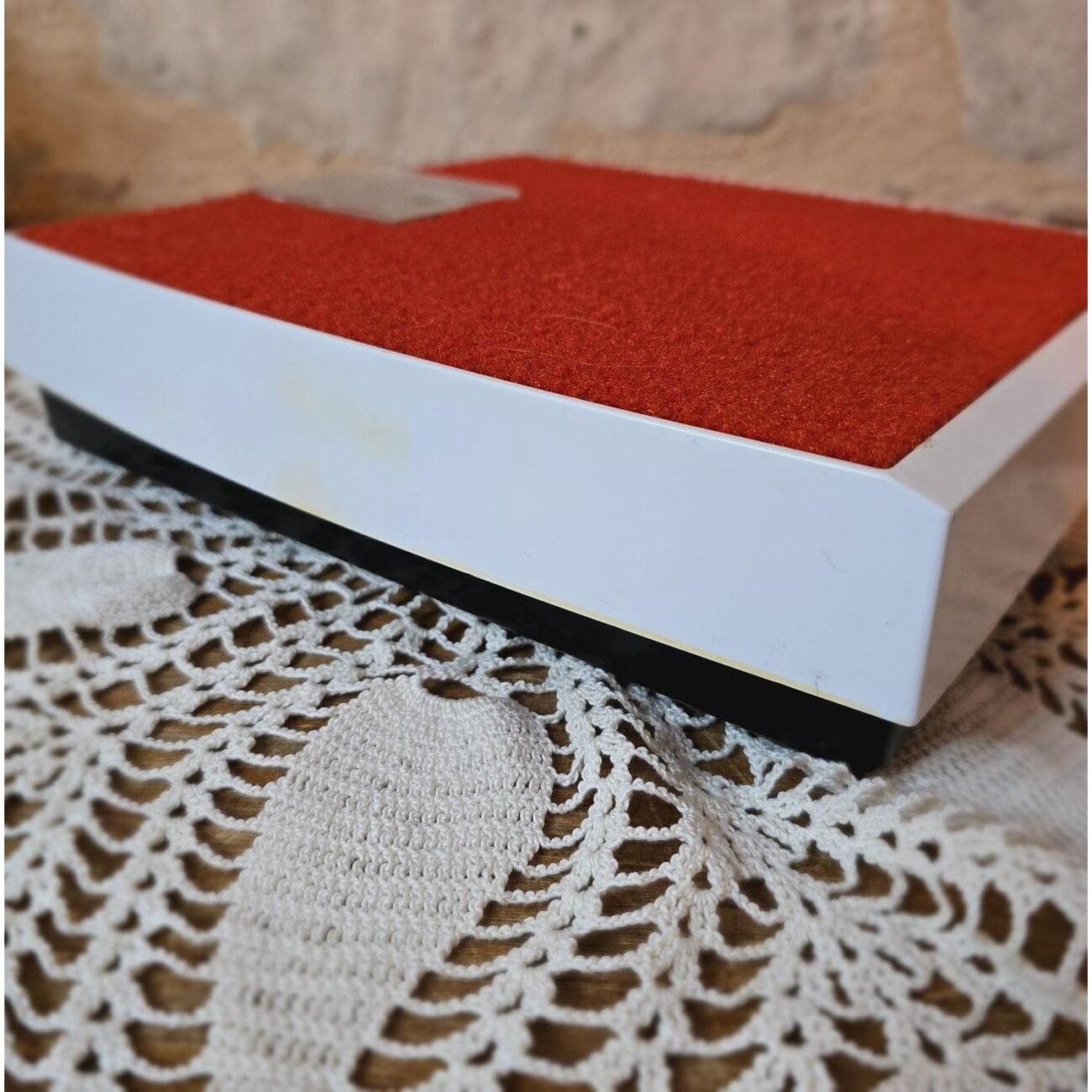 Pèse-personne moquette rouge, Années 70 – Image 6