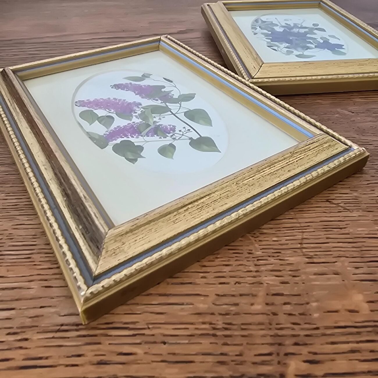 Vue de profil des cadres dorés V. Mappin - Fleurs move