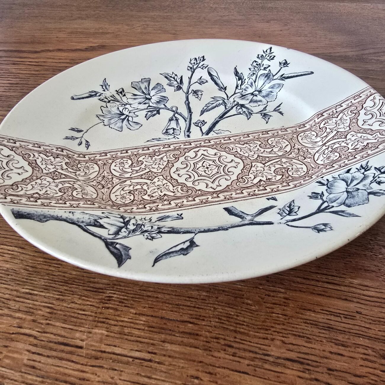 assiettes-anciennes-longchamp-terre-de-fer-beauvais-sepia-